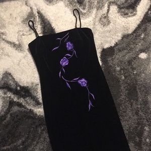 VTG Beautiful 90’s Velvet Gown w/ Embroidery 💜